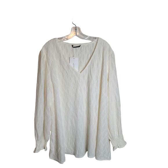 BloomChic Winter White/Light Cream Top, 3X, NWT - Picture 1 of 5